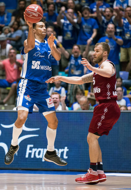 伊萨克顶薪 伊萨克顶薪