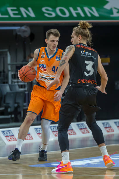 们需要在战 们需要在战